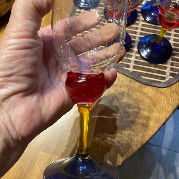 Pier 1 imports set of 6 wine glasses/goblets. Excellent condition   Discontinued - Picture 3 of 3